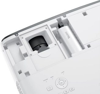 Benq TK860i hvid videoprojektor set ovenfra, justeringshjul, kontrolknapper, ventilationsgitter