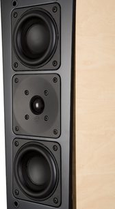 System Audio Ranger gulvhøjttaler, tæt forfra, to runde sorte højttalere i et rektangulært mat sort kabinet