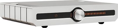 Integrert stereo hi-fi forsterker Roksan CASPIAN 4G integrert sølv, trekvart visning, rektangulært kabinett, sirkulær sentral knapp, oransje lysindikatorer, svarte føtter