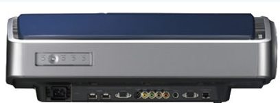 Sony VPL-VW200 videoprojektor i mørkegrå og sølvfarve, set forfra, med objektiv, ventilationsgitre og kontrolpanel