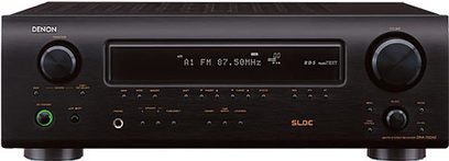 Denon DRA700 stereo hi-fi forstærker, set forfra, sort front med orange LCD-display, sølvfarvede knapper og kontrolknapper