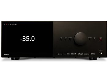 Anthem AVM 70 8K hjemmebiograf-forforstærker, sort frontpanel, display, knapper til valg af indgange, lydstyrkeknap