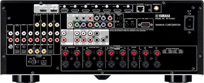Yamaha RX-A1050 titano namų kino stiprintuvas, priekinis vaizdas, gausybė audio / vaizdo lizdų, reguliavimo mygtukų ir rankenėlių