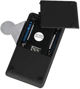 Enova HIFI BPC 10 sort pladespillervægt, forfra, med blå LCD-skærm, knapper og batterirummet