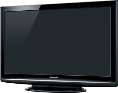 Sort Panasonic TX-PF46S10 fladskærms-tv set forfra i let sidevinkel på ensfarvet sort baggrund