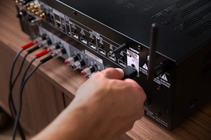 Denon DRA-900H prijungtas stereogarso stiprintuvas