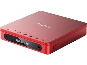 FiiO DM13 BT rød high-fidelity CD-spiller, firkantet kabinett i anodisert aluminium med matt finish, utstyrt med svart digitalt frontdisplay, hodetelefonutgang og seks runde, innfelte knapper på oversiden, vist i trekvart forfra