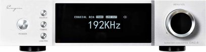 Cayin iDAC-8 audioomformer i sølvfarvet børstet aluminium, set forfra, med en stor sort digital skærm i midten, der viser 192 kHz, tre lodrette knapper til venstre og et stort cirkulært volumenhjul til højre
