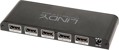 Przełącznik HDMI 1 na 4 Lindy czarny, widok z przodu, 4 porty HDMI żeńskie po prawej stronie, 1 port HDMI żeński i 1 port DC 5V po lewej stronie