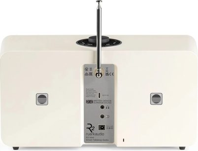 Ruark Audio R2 mk4 hvid smart-højttaler, set bagfra med teleskopantenne og tilslutninger
