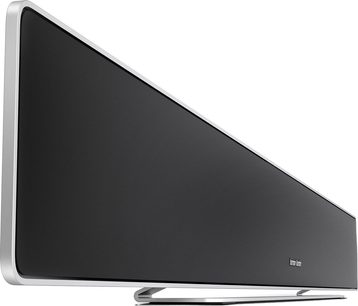 Harman Kardon Sabre SB35 zwarte soundbar, vooraanzicht in hoek, langwerpige en slanke vorm met afgeronde hoeken