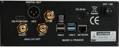 Pannello posteriore di un lettore audio di rete 3D Lab Nano player platinum V5 con connettori audio e di rete, prodotto in Francia
