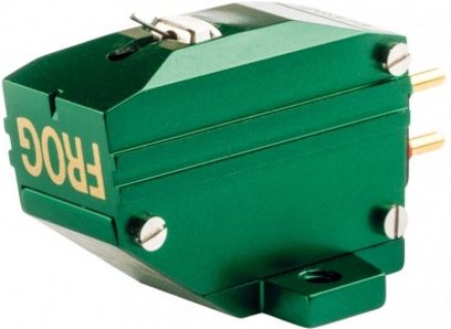 Pickup til hi-fi pladespiller Van den Hul The Frog Gold, grøn kasse, forgyldte stik, sølvskruer, set fra siden i perspektiv