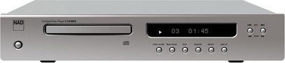 NAD C545 CT titanium CD-afspiller, frontpanel, forfra. Rektangulært metallisk gråt kabinet, display, knapper, CD-bakke