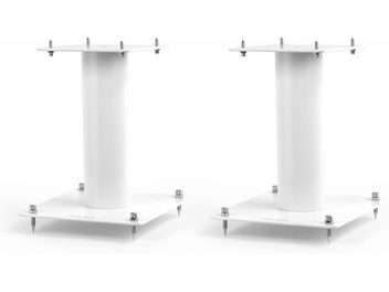 Twee Norstone Design Stylum S vloerstaande luidsprekers in satijnwit metaal, met een vierkante vorm en conische punten op de vier hoeken
