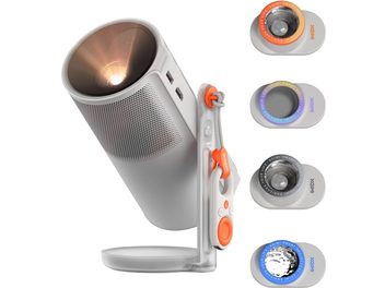 XGIMI MoGo 4 Laser cylinderformet videoprojektor i hvid og grå plast og metal, set fra venstre side på sin drejelige, gennemsigtige fod med orange detaljer, oplyst frontlinse, perforeret højttalergitter, synlige USB- og HDMI-porte, ledsaget af fire øverste vignetter, der viser forskellige farvede ringe omkring linsen