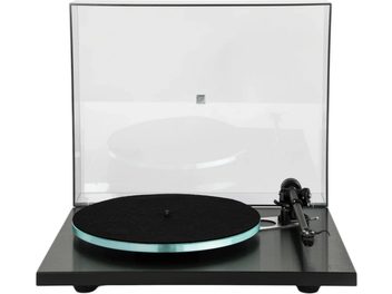 Tocadiscos hi-fi Planar 3 RS con cápsula Nd5, vista frontal, tapa transparente levantada, plato circular negro y brazo a la derecha