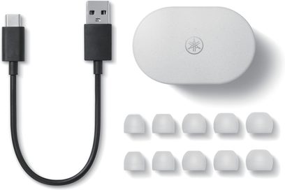 Åbne hi-fi hovedtelefoner Yamaha TW-E7B hvid, USB-C-kabel, 10 silikone ørepropper, oval hvid opladningsetui