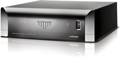 Audioquest Niagara 5000 többfazettás fekete színben, előlről nézve, a "NIAGARA" logóval és a homloklemezén lévő kapcsolóval