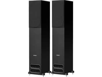 Две черни колонни високоговорители PMC Prodigy5, изобразени отпред, разположени един до друг, с видими високочестотни глави