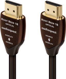 Dos conectores HDMI macho dorados Audioquest Root Beer 18Gbps, carcasas de color marrón oscuro, cables negros