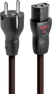 Strømkabel Audioquest NRG-X3 C13 4,5 m sort med sort og rød rillet PVC-kappe, Schuko-hanstik og IEC C13-hunstik i sort tekstureret plast med røde bogstaver, set forfra