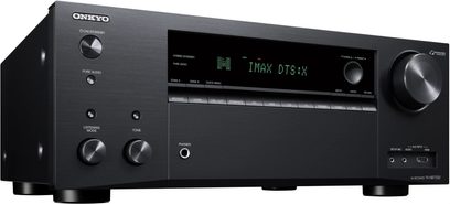 Onkyo TX-NR7100 sort hjemmebiografsforstærker, frontpanel med LCD-skærm, kontrolknapper og -hjul, USB-porte og hovedtelefonstik